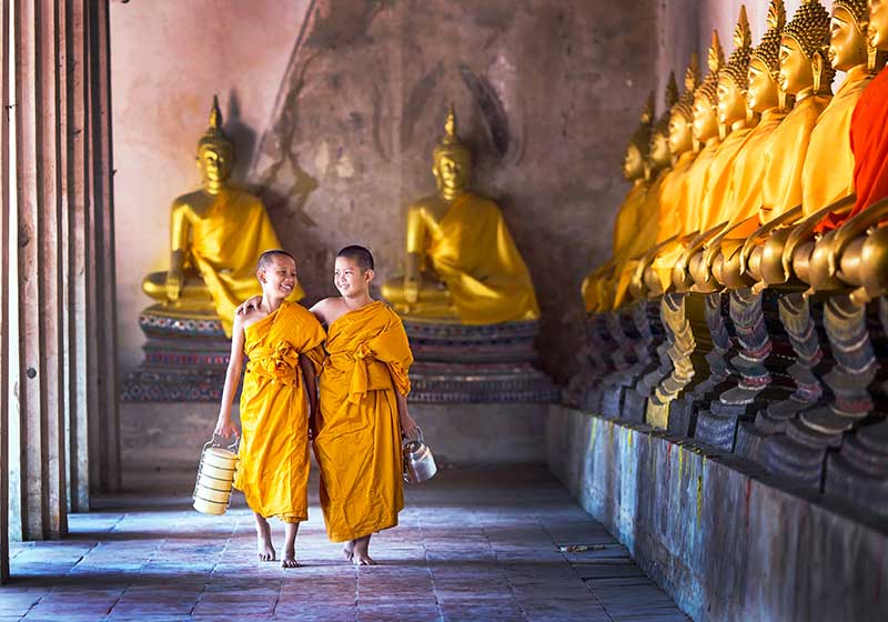 Laos-Buddhist-monks.jpg