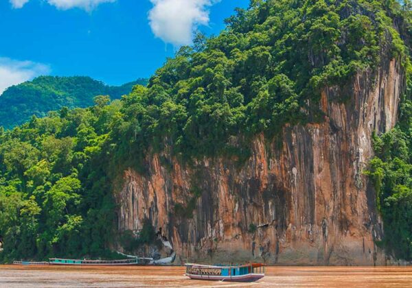 Laos-Pak-Ou-buddhist-caves-Tam-ting-Mekong-River-boat-landscape-Luang-Prabang