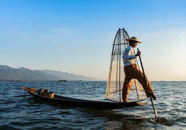 Traditional Burmese fisherman at Inle lake